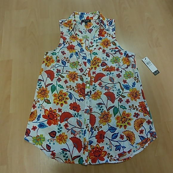 A. Byer Sleeveless Floral Button Down Top - Picture 7 of 8